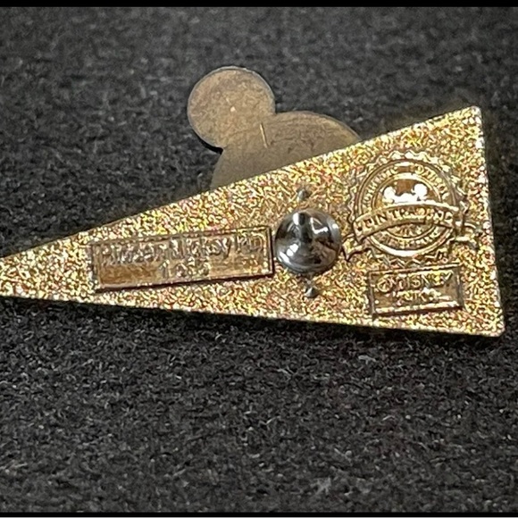 Walt Disney World Red BANNER Pendant Pin HIDDEN MICKEY TRADING PINS 2010 - Picture 3 of 3